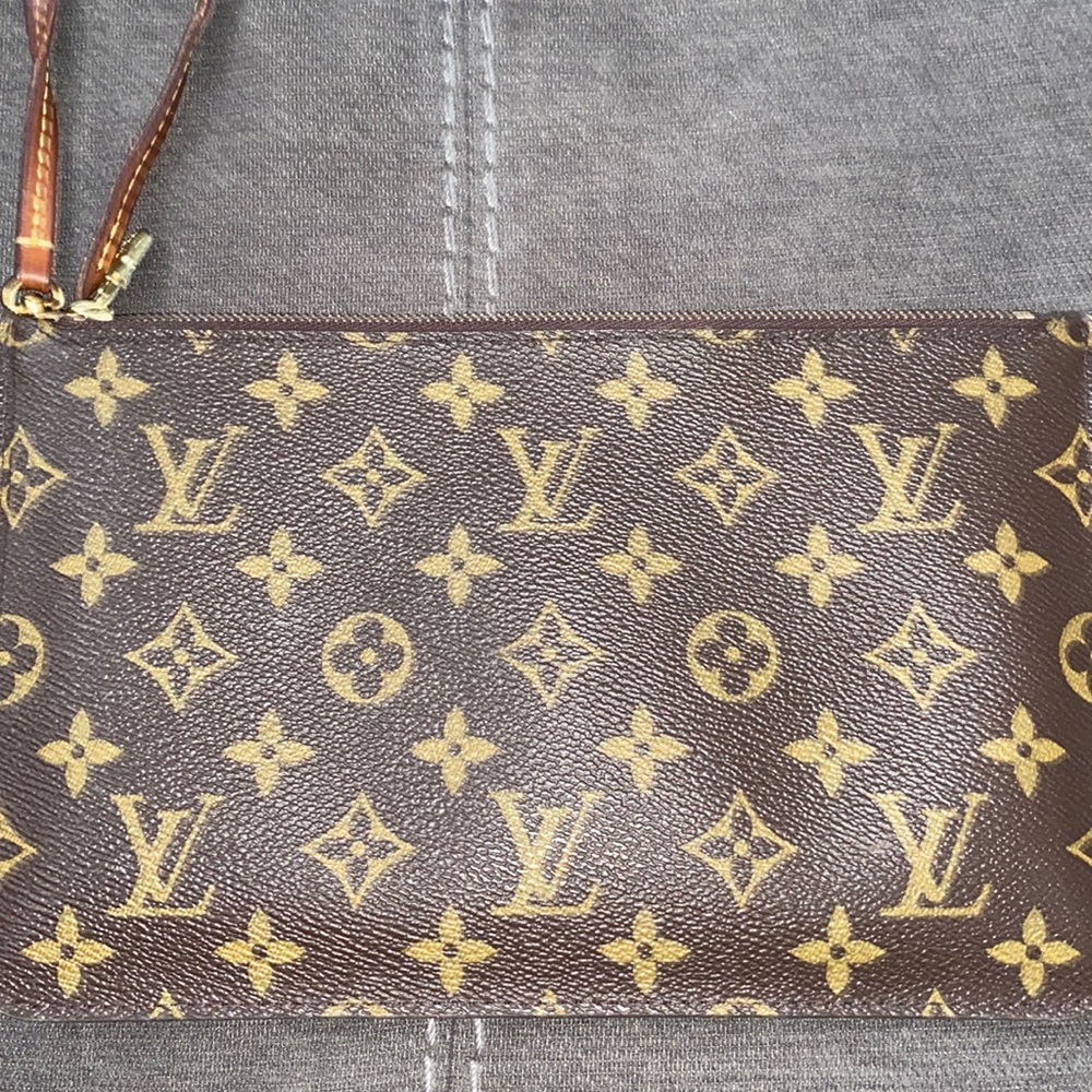 Louis Vuitton Clutch